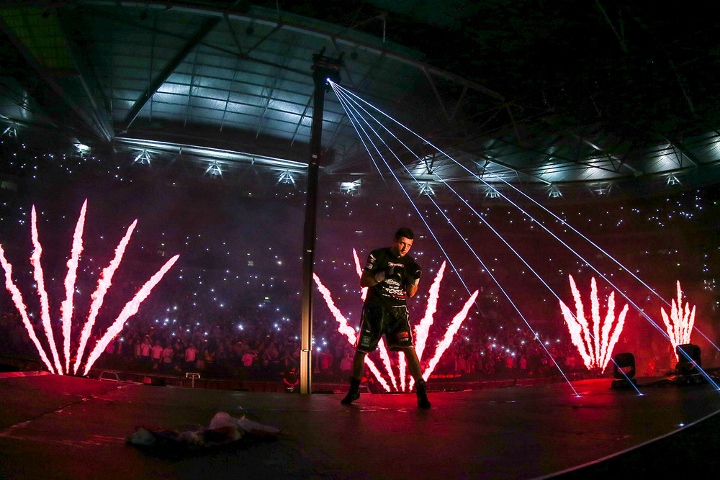 The mexican superstar was given a … Photos: Froch Blasts Groves - Monster Wembley Gallery